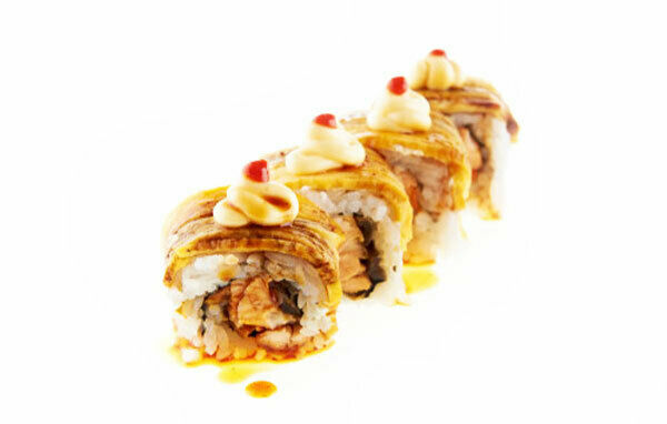 1Izumi-date-maki-–-maki-z-pieczonym-łososiem-zawijane-w-omlet-–-10-szt..jpg