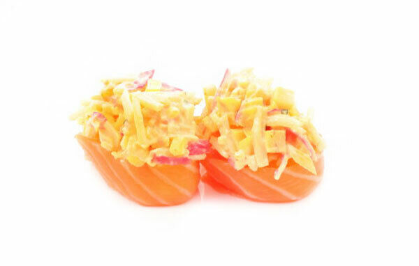 1Sałatka-z-surimi-zawijana-w-łososia.jpg